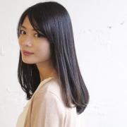 ロングストレートで美人髪｜大人女子におすすめのヘアスタイル＆アレンジ |