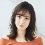 ロングボブは大人女子に似合う！前髪あり・なしスタイルとアレンジを徹底解説 |
