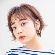 ニュアンスパーマでエアリーな軽さ＋ハネが魅力のショートボブ |
