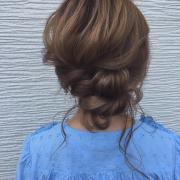 ぱさつく悩み髪はアレンジで解決♡大人の簡単まとめ髪８選 -