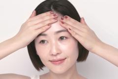 生え際のトラブルケア法＆メイク術！髪との境目までキレイなおでこを作るテクニック |