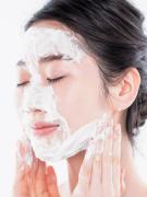 朝は「洗顔しないほうがいいorしたほうがいい？」ニキビや乾燥肌に悩んでいるなら正解は…