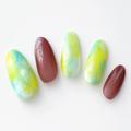 【365日ネイル】意外な組み合わせが新鮮！　爽やかマーブル×大人カラーのミックスネイル