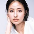 顔だちを際立たせる眉下ストレートのハンサム美人眉｜人気H&M中山友恵さんが提案 |