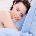 寝る前3分！不眠のタイプ別「睡眠の質をあげるツボ」5つ | ビューティーガールからの美容・