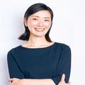 頭皮がかゆい、フケが出る…なぜ？皮膚科医とプロに聞いた原因とおすすめシャンプー |