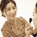 顔の中に「逆三角形」をちゃっかり仕込んで、美人度MAX！骨格カバーも叶うメイクテク3選