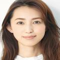 カラーメイクのやり方をご紹介！顔タイプ別おすすめ色＆赤・紫など色別メイクテク |