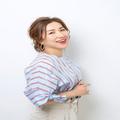 長井かおりさん「梅雨のアホ毛は￥1500のミルボン ポイントケアスティックで強力ブロック！
