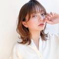たっぷりレイヤーで小顔に！ 360°美シルエットなひし形ミディアムヘア | ビューティーガー