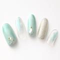 【365日ネイル】涼やかさ満点！大人顔のミントグリーンのタイダイネイル |
