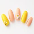 【365日ネイル】週明けのテンションを上げる！大人に似合うビタミンカラーのツートンネイ