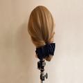毛量多めさんにおすすめ！簡単にできてスッキリ見える、大人可愛いヘアアレンジ3選 - ビュ