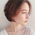 長め前髪の大人可愛いショートボブ！ベイクドブラウンカラーで肌もキレイ見せ |