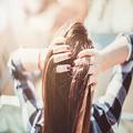 夏のヘアケア、忘れてない？髪の紫外線対策アイテム10選 -