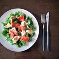 美肌素材トリオでお腹も満たすひと皿！「ケールと豆腐、スモークサーモンのサラダ」Toda