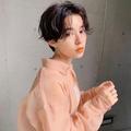 髪のハネ方がどんな顔型にも合わせやすい！秋のハンサムショートヘア |