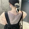 工夫次第でおしゃれに！小物を使った簡単かわいい「ヘアアレンジ」4選 - ビューティーガー