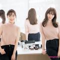 指原莉乃さん＆小嶋陽菜さんの注目アイテムは？ 気になる秋コスメ＆美容ギアをお試し | ビ
