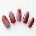 【365日ネイル】秋色に“霧”をかけて軽やかに…エアブラシ風の赤茶ネイル |