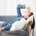 30代でもなる「スマホ老眼」には、疲れ目回復エクササイズがおすすめ | ビューティーガール