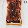 あまおうの苺あんバターが絶品！ パンに塗ると苺大福のような味に!! 食パンにもちを乗せて
