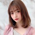 長め前髪とラテ系ベージュならモテヘア確実！幅狭め前髪で小顔効果も |