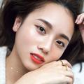 【高まる赤リップメイク】明るいマットレッドの唇で＋2℃の高揚感を｜じゅわっとにじませ