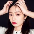宇垣美里さんの海外旅行に行ったつもりメイク｜ジバンシイの限定赤リップをつけて気分だ