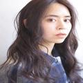 《暗髪×ロング》のおしゃれヘアスタイル特集！透明感のある美髪をチェック♪ - ビューティ