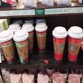 スタバで今だけもらえる限定ポーチがオシャレ！　しかもかなり実用的 -