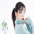 タートルネックと相性◎子どもっぽく見えない「高めひとつ結び」の作り方 |