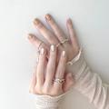 『POMUM』のネイルとお気に入りのシルバーアクセで、旬の手もとが完成 | ライフスタイル最新