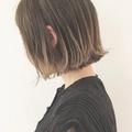 インナーカラーがアッシュの髪型特集！大人女子が垢抜けるおすすめの髪色とは？ - ビュー