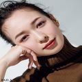 ［2021春新色メイク×ニット］春らしい淡パープルシャドウで、ブラウンニットが見違える！