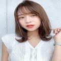 外ハネでおしゃれ度アップのミディアムヘアまとめ。おすすめのやり方をご紹介 -