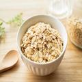 ＜牛乳消費のほかにも＞栄養素が豊富で低カロリーな「オートミール」。どうすれば美味し