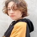 パーカーに似合う大人可愛いヘアアレンジ集。ロング〜ショートまで15選をご提案 - ビューテ