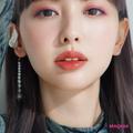 鈴木えみ、この春の「推しメイク」。甘いだけじゃない、ミステリアスなピンクメイク | ビ