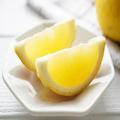 「レモン」果汁が2倍しぼれる“レモンの切り方” -