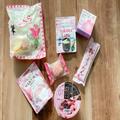 カルディは一足お先に桜満開！春を感じる”桜”のスイーツとドリンク7選 -