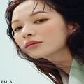［春の推しコスメ］彫り深な目元を演出！人気ヘア&メイク福岡玲衣さんの“渋イエロー”メ