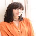 伸ばしかけから作るおしゃれなミディアムヘア。印象を変えたい人におすすめの髪型 -