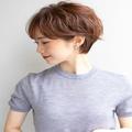 【2022】くせ毛を活かした髪型カタログ！もう気にならないおすすめヘアスタイル - ビューテ