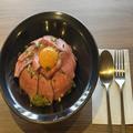 ローストビーフ丼の新しい食べ方？ウニとイクラの組み合わせが絶品【奈良の隠れ家】 - ビ