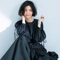 定番の黒ブラウスをメイクでほんのり甘くするなら？｜矢野未希子×笹兄メイク |