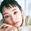 剛力彩芽さんのプライベートメイク｜甘めの春顔が気分♪ モーヴピンクアイで吸引力のある