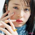 夏の透明感ましましテク！ アイシーカラーのマスカラ＆ネイルで涼やかな洒落顔に | ビュー