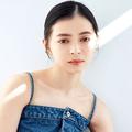 ファッションでも大注目の「グリーン×オレンジ」をメイクで先取り♪｜人気H&Mが最旬夏メイ