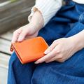 コンパクトでも大容量！エコな素材にも注目のシンプル財布＆バッグ -